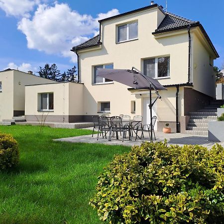 Apartmanovy Dum Se Zahradou V Klidne Casti Prahy Prag Exterior foto