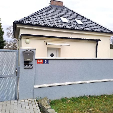Apartmanovy Dum Se Zahradou V Klidne Casti Prahy Prag Exterior foto